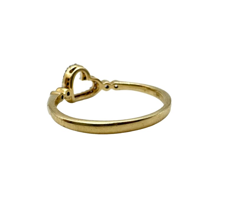 Beautiful Solid 14k Yellow Gold 0.15 TCW Heart Ring!